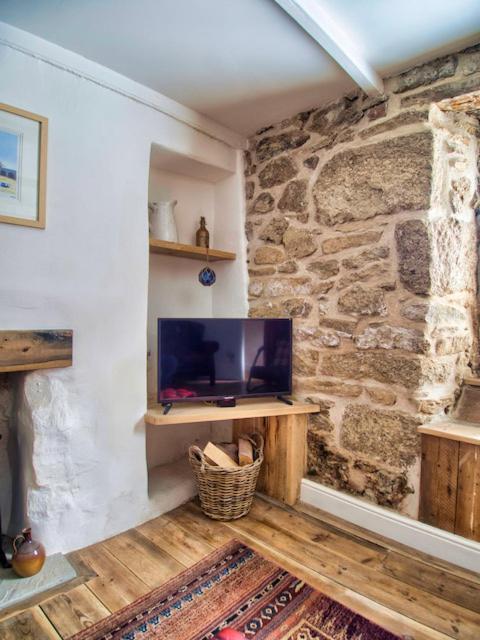 Knocker Cottage Is A 3 Bedroom Made Up Of 1 Double Bedroom And 2 Small Double Bedrooms In Small Village 10 Min To Beaches Кембърн Екстериор снимка