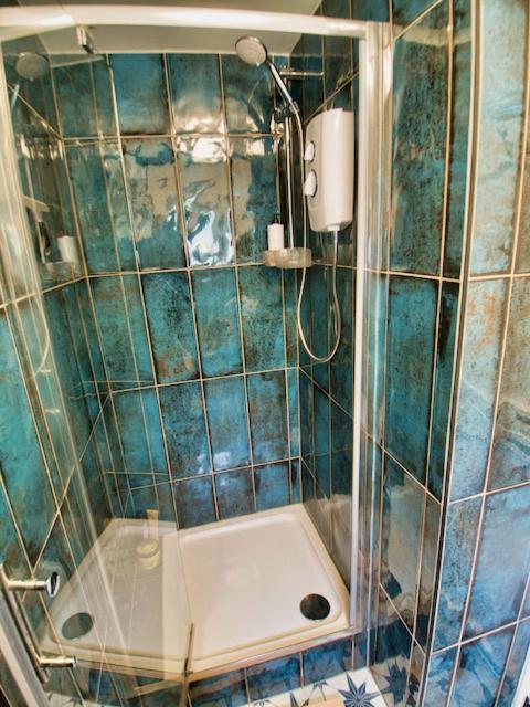 Knocker Cottage Is A 3 Bedroom Made Up Of 1 Double Bedroom And 2 Small Double Bedrooms In Small Village 10 Min To Beaches Кембърн Екстериор снимка