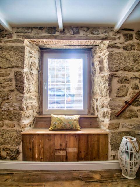 Knocker Cottage Is A 3 Bedroom Made Up Of 1 Double Bedroom And 2 Small Double Bedrooms In Small Village 10 Min To Beaches Кембърн Екстериор снимка