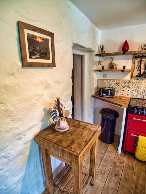 Knocker Cottage Is A 3 Bedroom Made Up Of 1 Double Bedroom And 2 Small Double Bedrooms In Small Village 10 Min To Beaches Кембърн Екстериор снимка