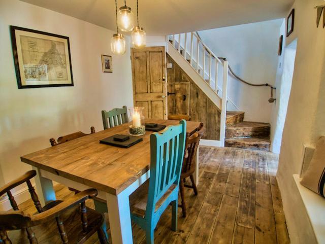 Knocker Cottage Is A 3 Bedroom Made Up Of 1 Double Bedroom And 2 Small Double Bedrooms In Small Village 10 Min To Beaches Кембърн Екстериор снимка