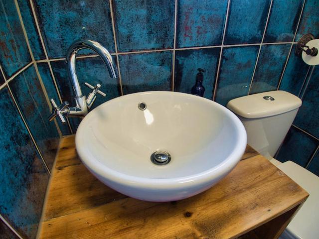 Knocker Cottage Is A 3 Bedroom Made Up Of 1 Double Bedroom And 2 Small Double Bedrooms In Small Village 10 Min To Beaches Кембърн Екстериор снимка