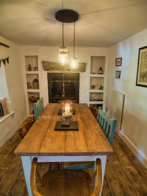 Knocker Cottage Is A 3 Bedroom Made Up Of 1 Double Bedroom And 2 Small Double Bedrooms In Small Village 10 Min To Beaches Кембърн Екстериор снимка