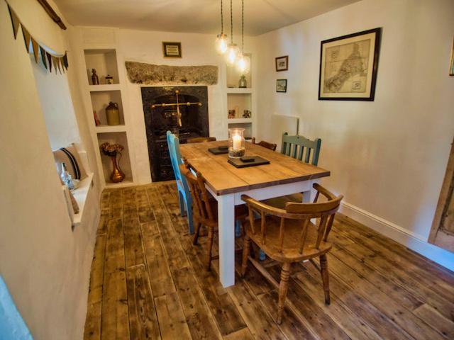 Knocker Cottage Is A 3 Bedroom Made Up Of 1 Double Bedroom And 2 Small Double Bedrooms In Small Village 10 Min To Beaches Кембърн Екстериор снимка
