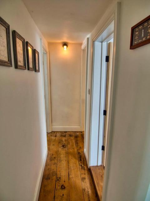 Knocker Cottage Is A 3 Bedroom Made Up Of 1 Double Bedroom And 2 Small Double Bedrooms In Small Village 10 Min To Beaches Кембърн Екстериор снимка